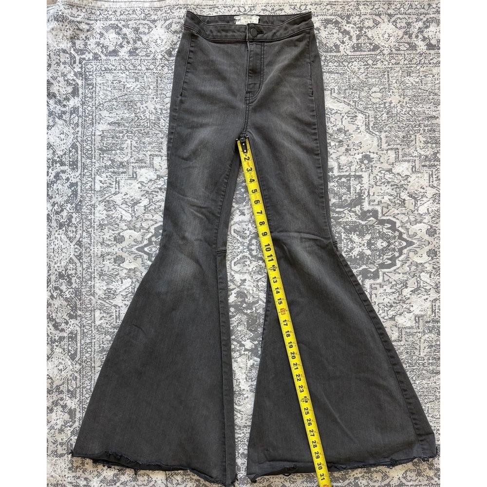 Free People We The Free Just Float On Flare Jeans Gray 25 Extreme Bell Bottom - Picture 7 of 12